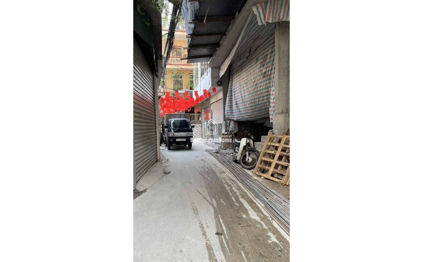 Bán nhà Hồ Tùng Mậu – mặt tiền siêu rộng – 30m ra phố – một nhà ra ô tô – sát nhà ga tầu điện – giá nhỉnh 9 tỷ